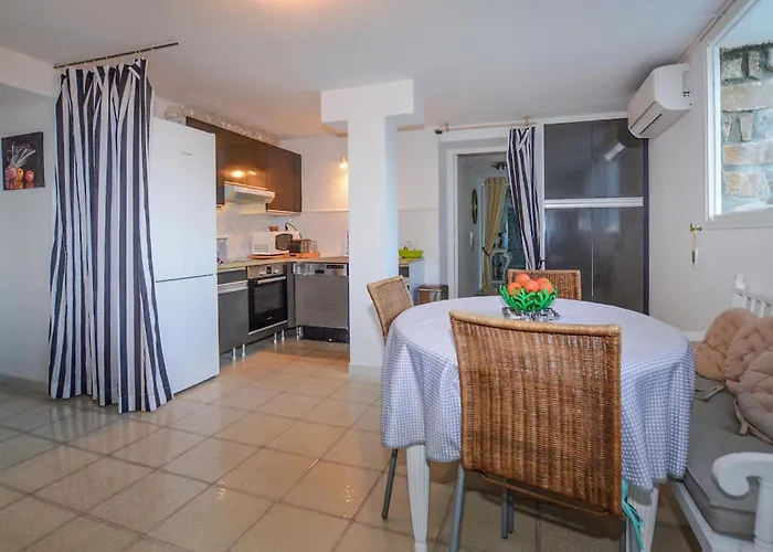 Apartment In With Wifi